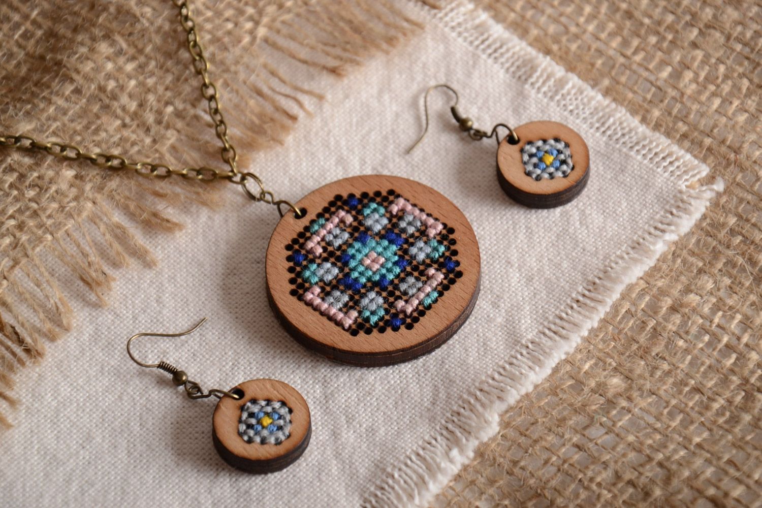 Wooden handmade set of jewelry 2 pcs round earrings and pendant with embroidery photo 1
