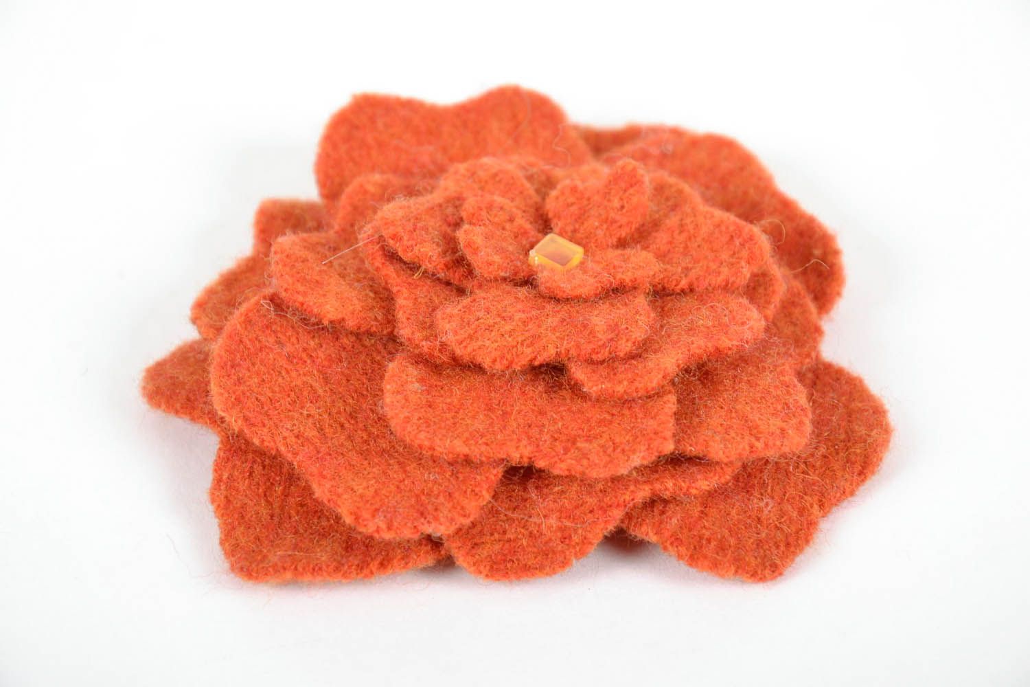 Grande broche fleur en laine faite main photo 3