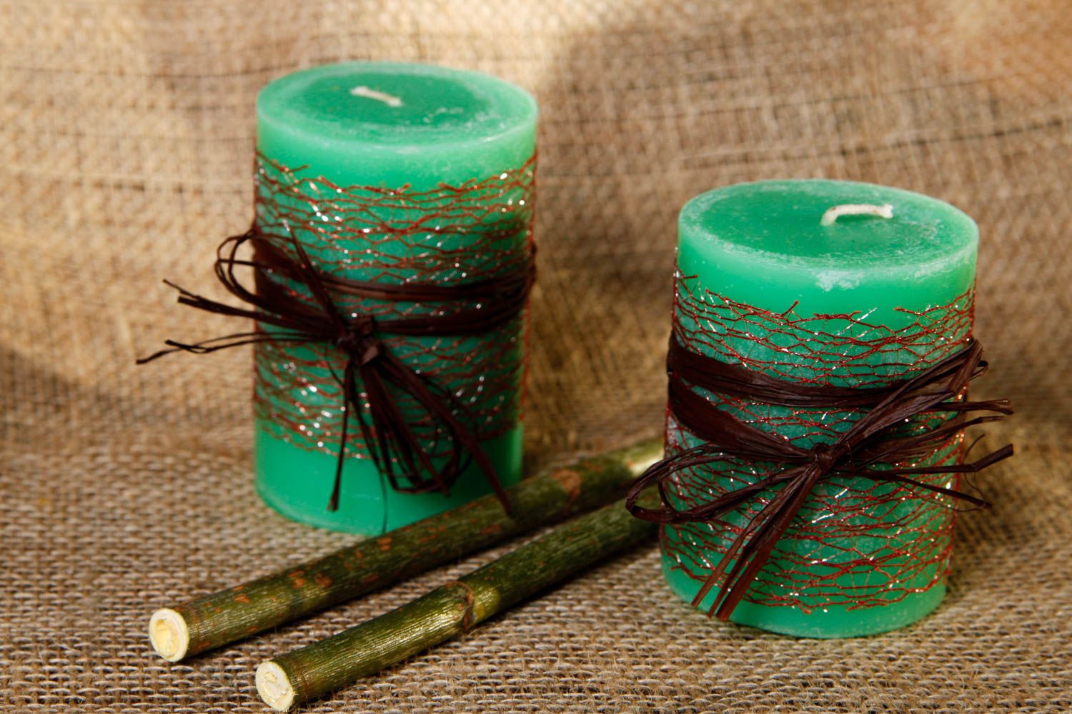 Set of two green gift pillar essential oil candles for home décor 3,54 inches 0,93 lb photo 1