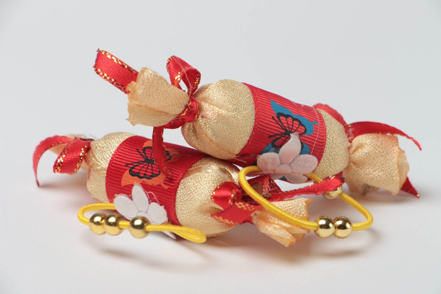 Rote Kinder Haargummis Set aus Textil 2 Stück Bonbons handmade Schmuck foto 4
