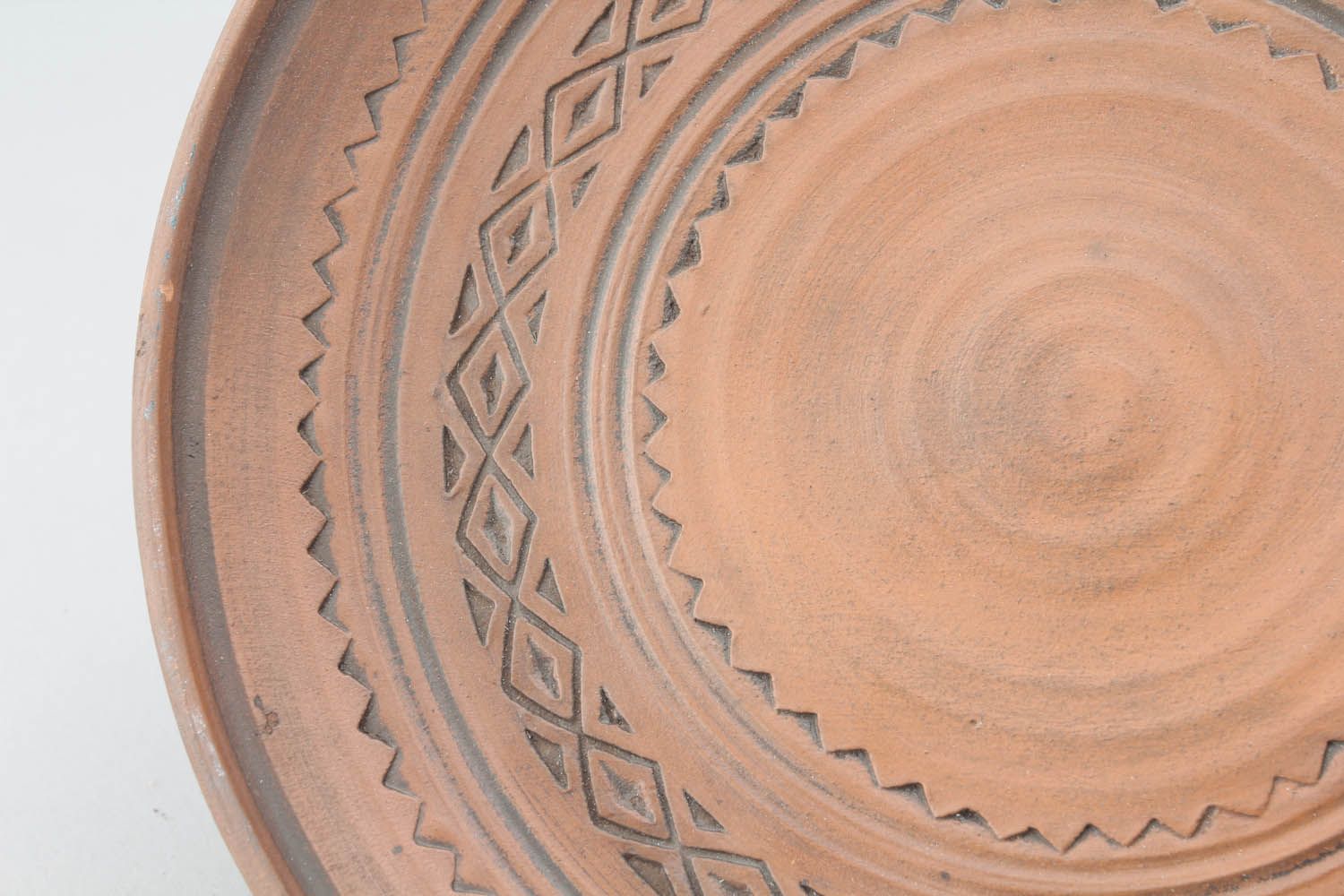 Plato de cerámica hecho a mano foto 4