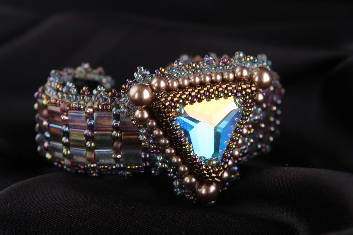 Handmade sparkling wrist bracelet embroidered with beads and Austrian crystal  photo 5