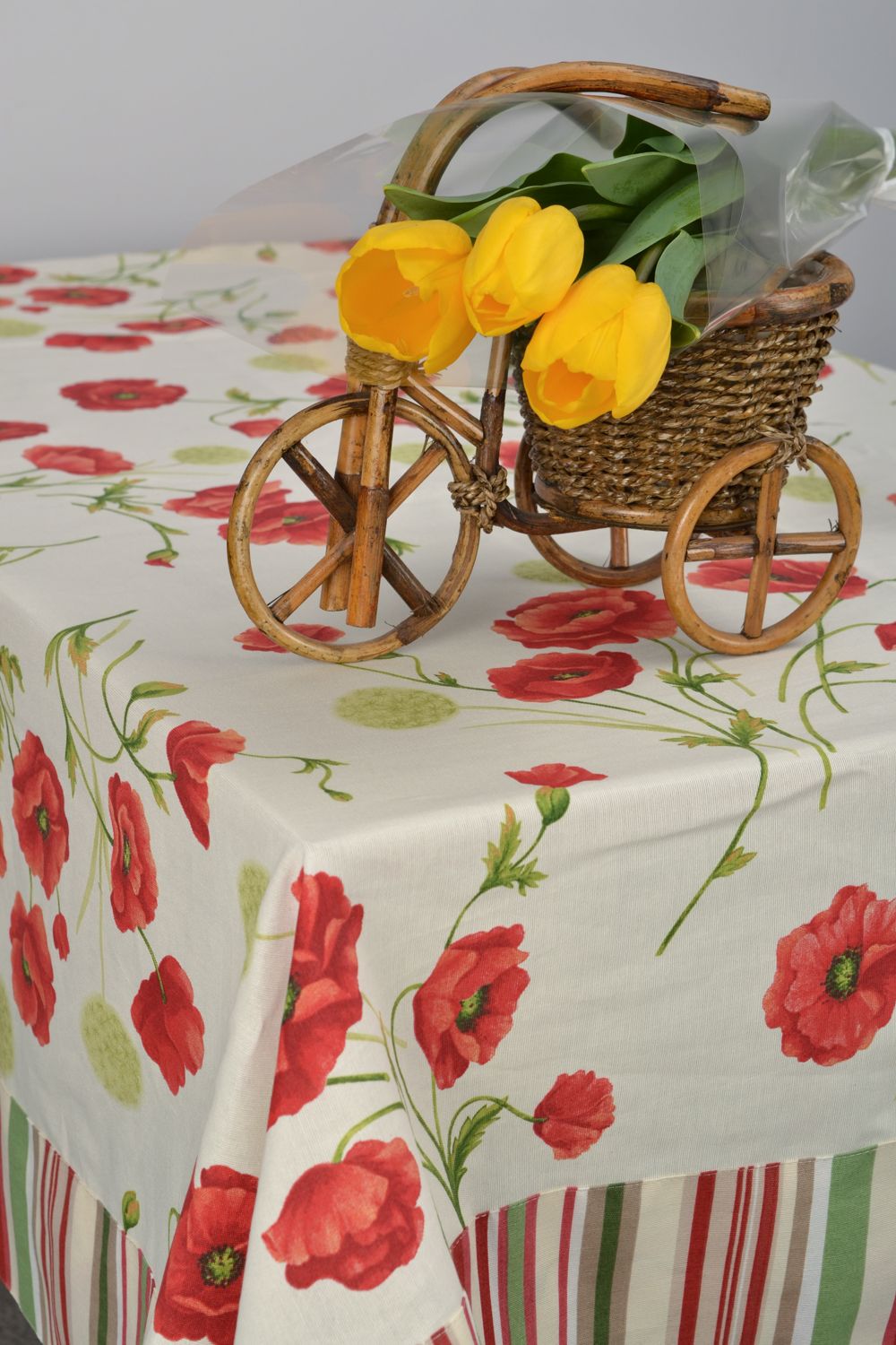 Rectangular cotton and polyamide tablecloth with poppies photo 1