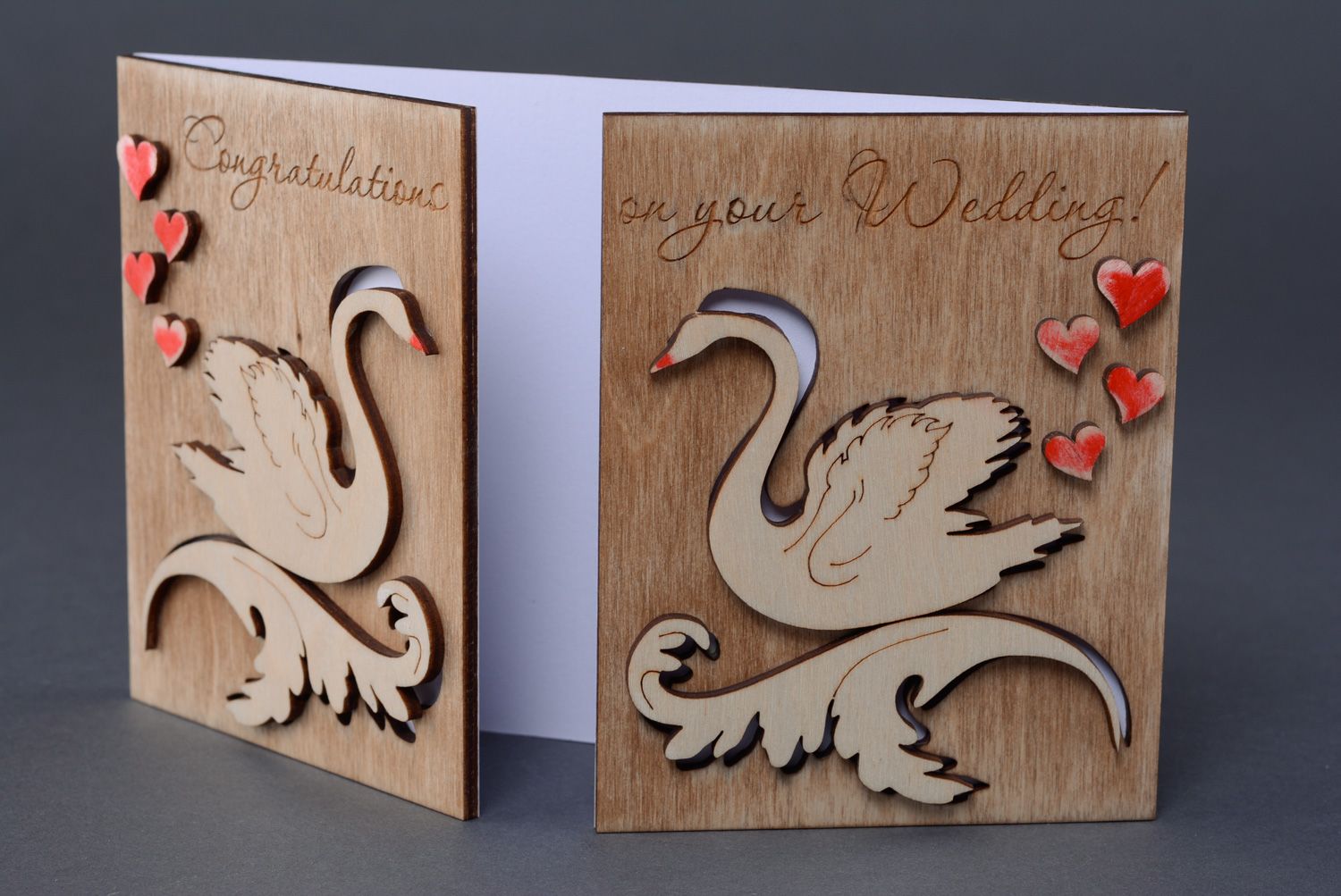 Carte de voeux avec cygnes en bois faite main originale design pour mariage photo 1