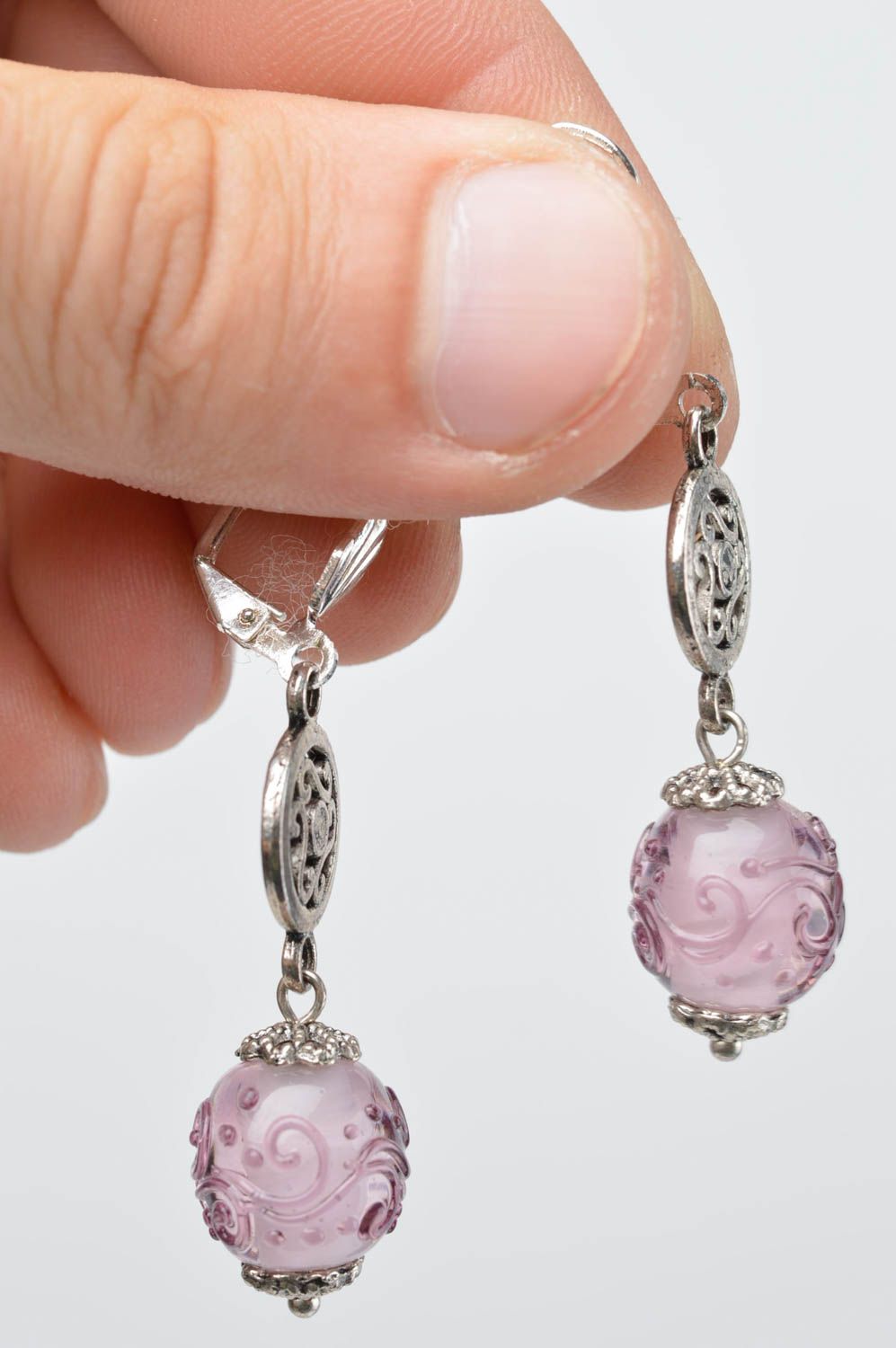 Boucles d'oreilles roses en verre Bijoux fait main fantaisie Cadeau femme photo 5