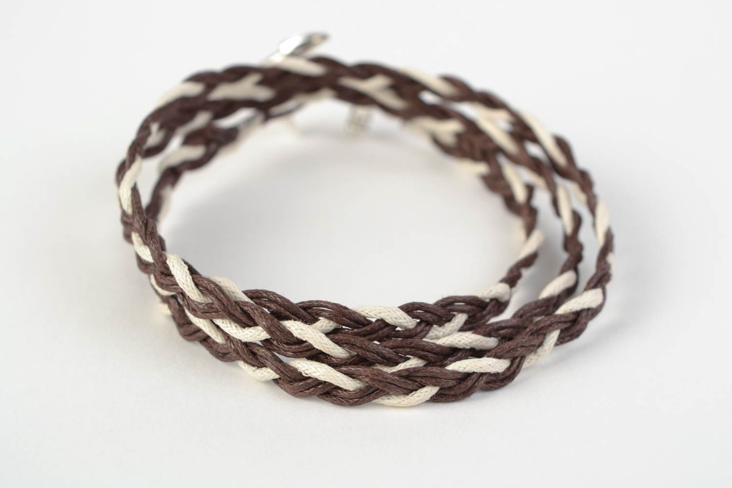 Bracelet tressé multirang en lacets cirés fait main blanc-marron avec ancre photo 4