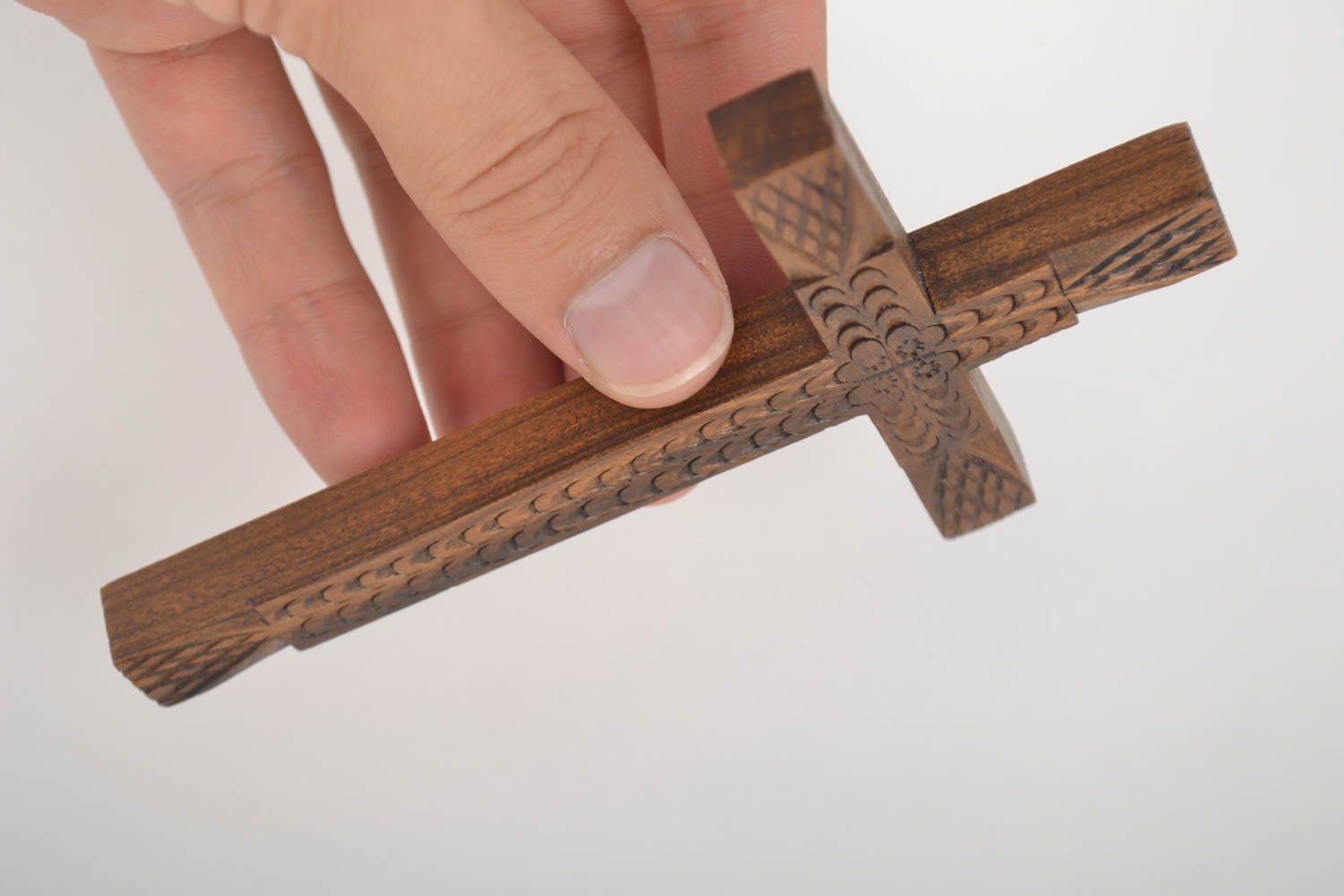 Handmade geschnitztes Kreuz christlicher Schmuck Wanddeko aus Holz Geschenk  foto 5