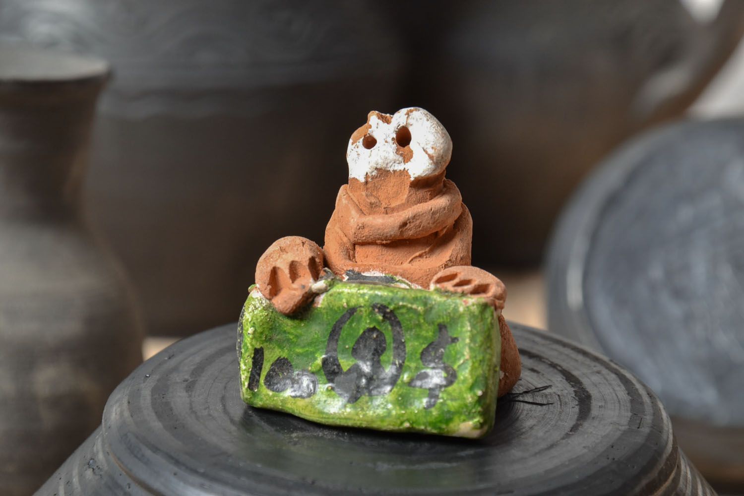 Ceramic statuette Rich Frog photo 1
