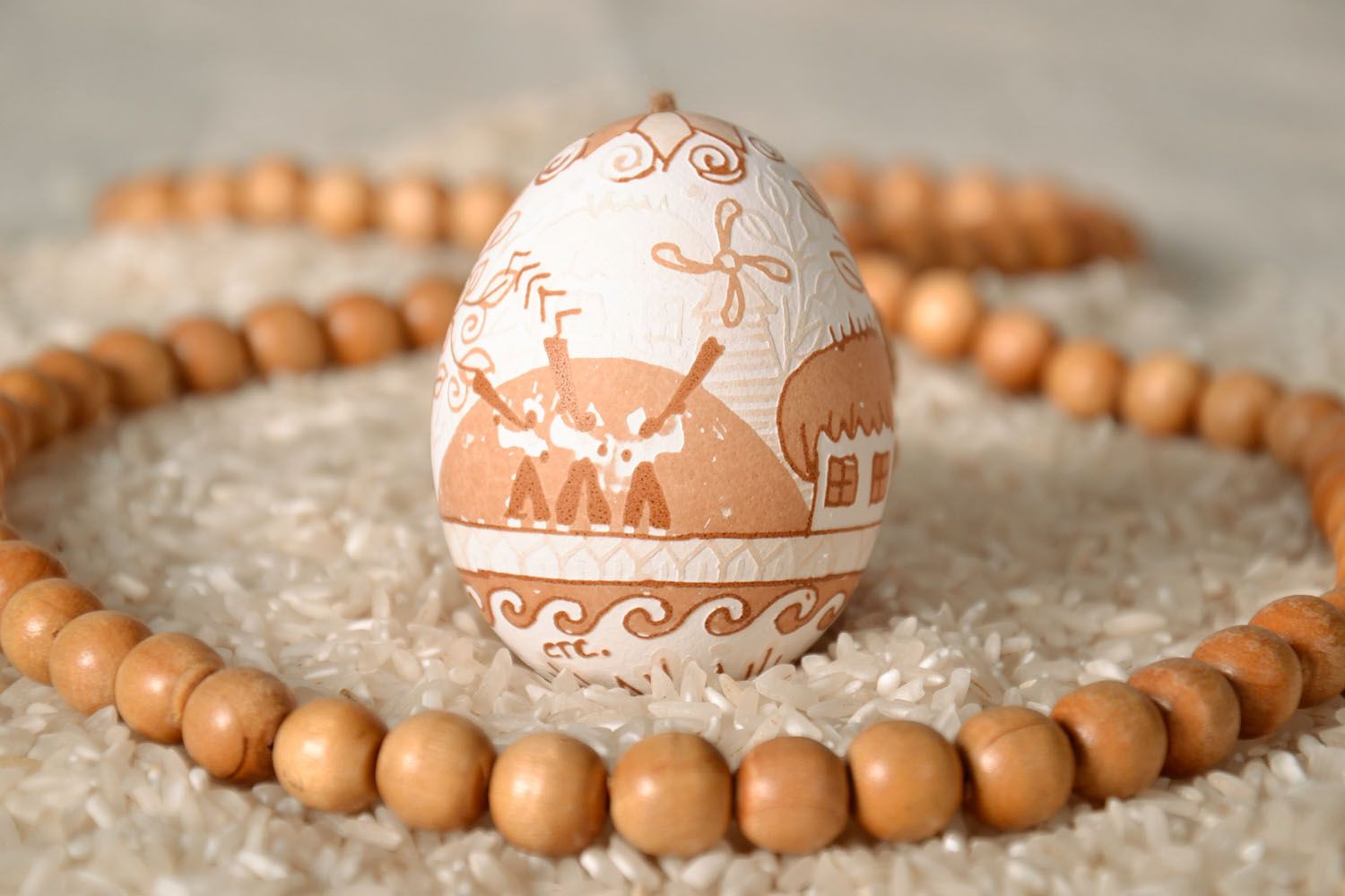 Easter hen egg photo 1