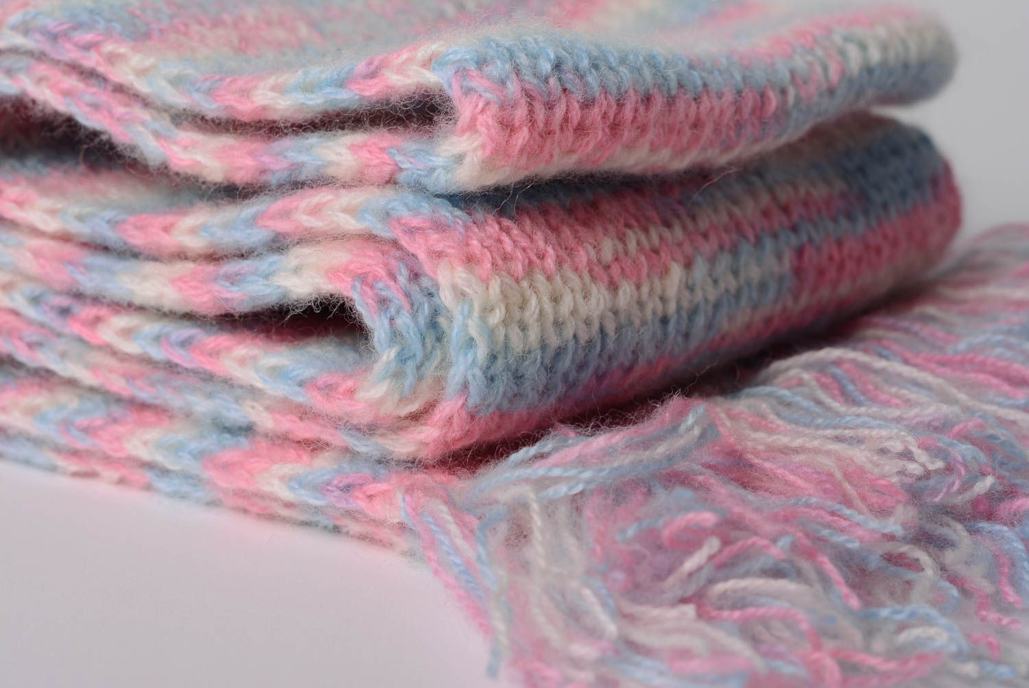 Bonnet tricoté avec écharpe en laine naturelle chauds faits main accessoires photo 3
