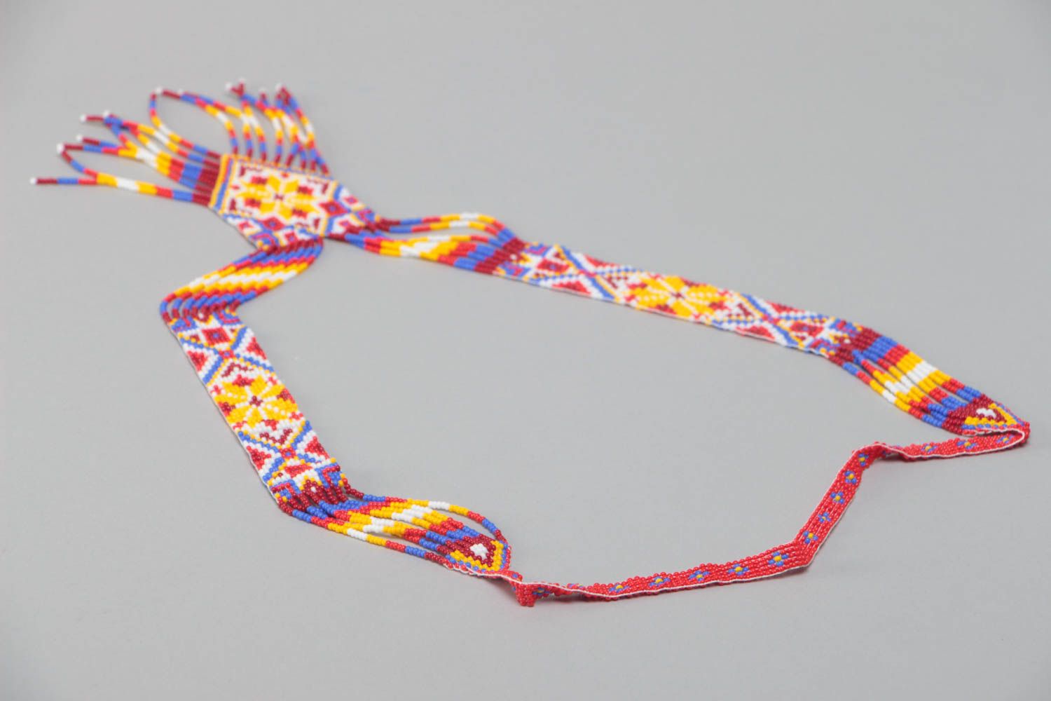 Collar de abalorios checos guerdán artesanal multicolor con ornamento y fleco foto 4