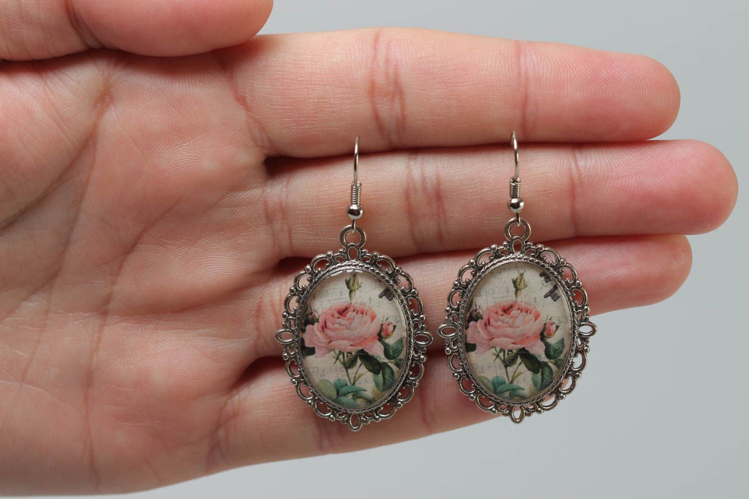 Handmade stylish trandy glass glaze earrings with roses beautiful handmade oval accessory photo 5