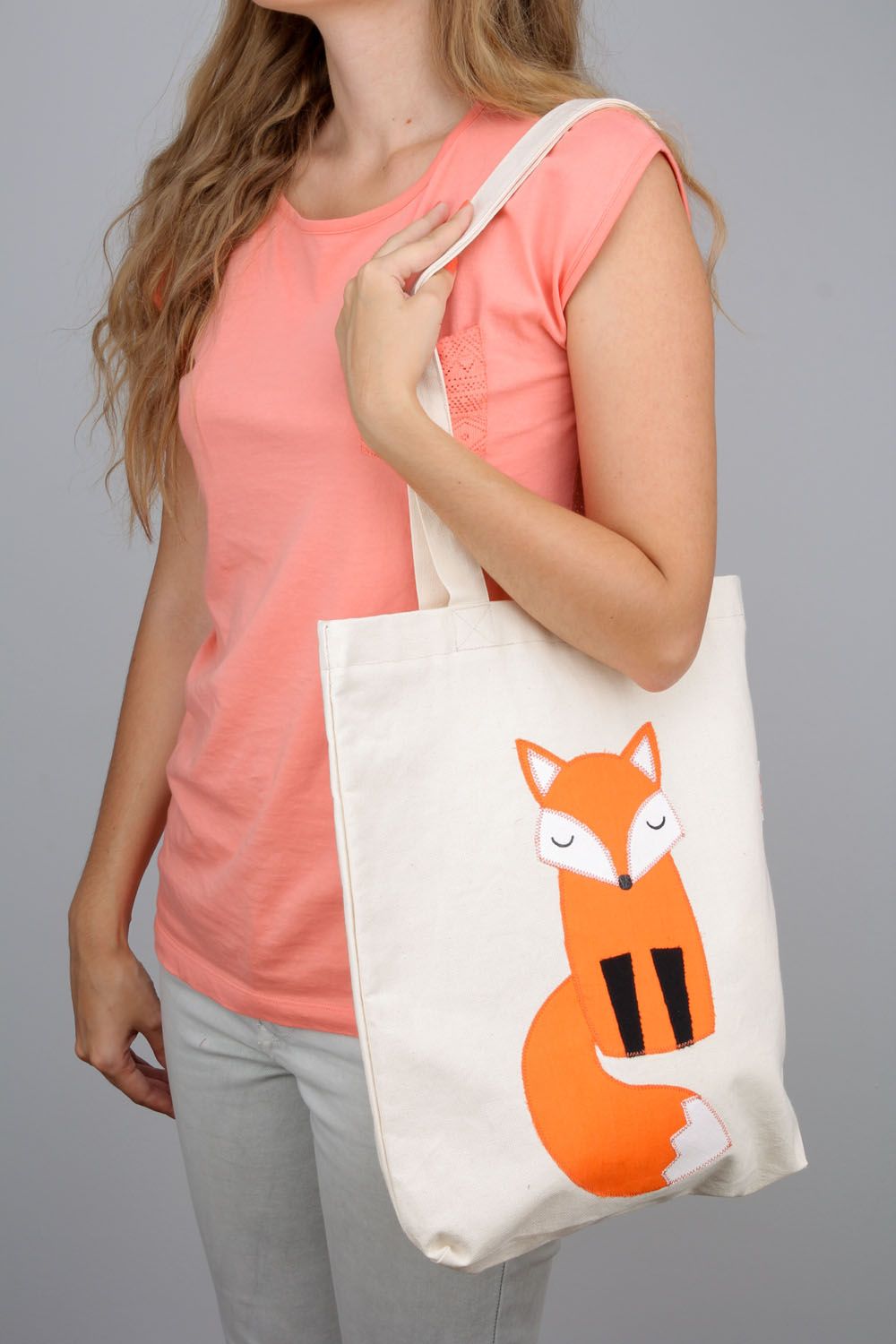 White long handles' shoulder bag with red fox application photo 1