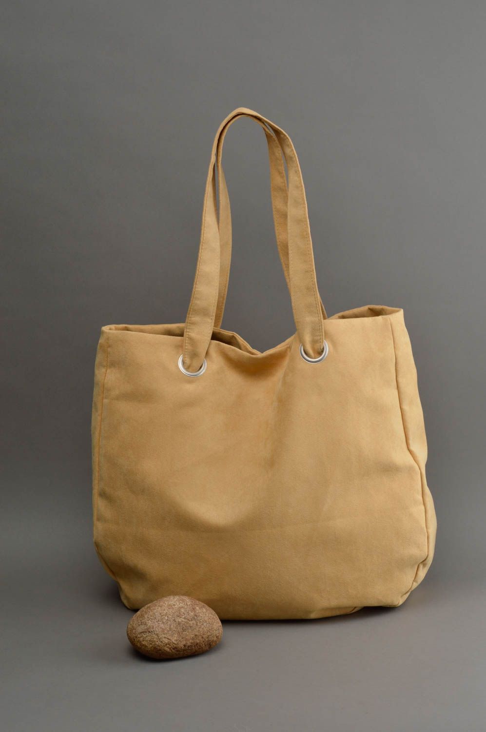 Вместительная женская сумка из ткани бежевая с двумя ручками аксессуар хенд мейд фото 1