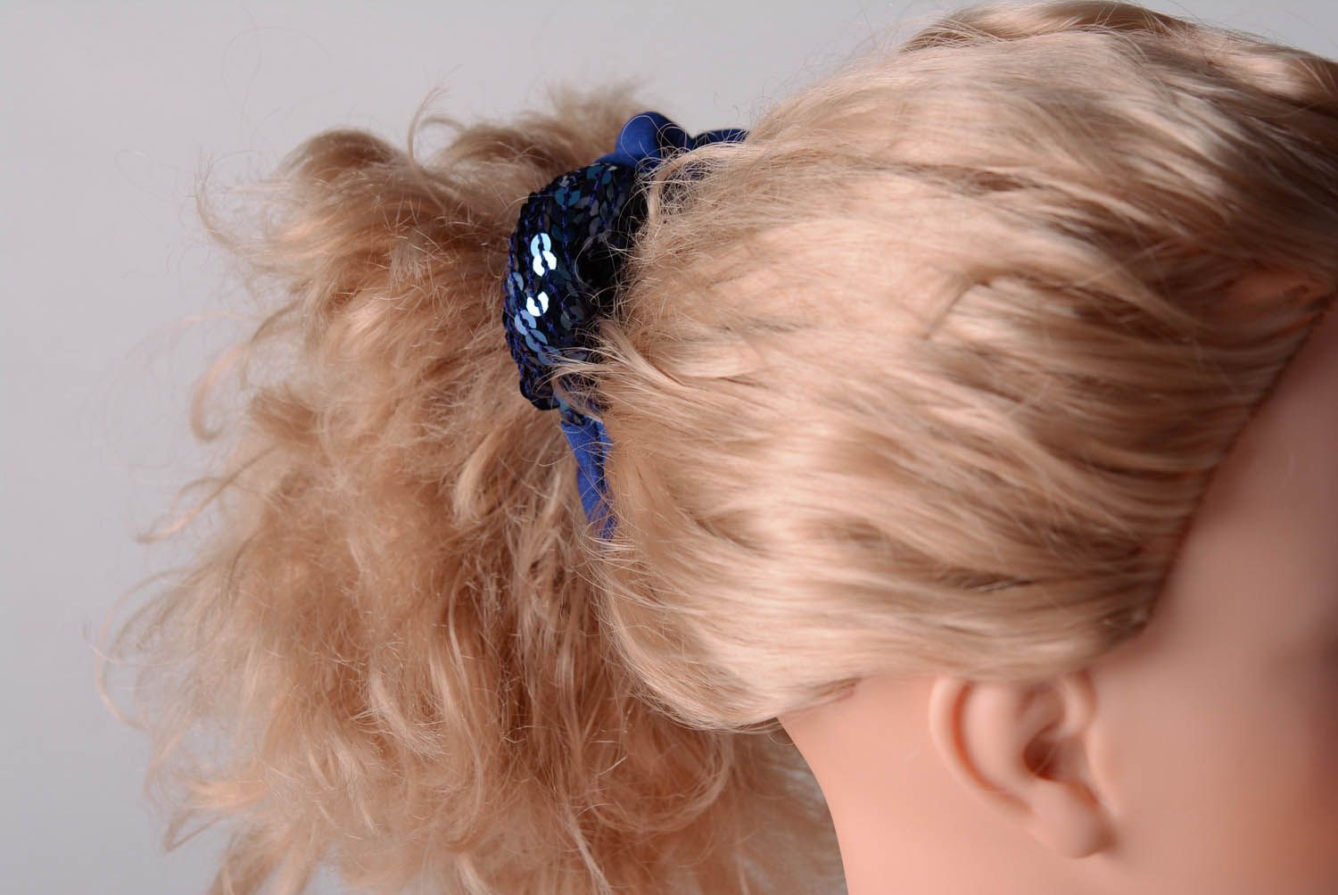 Elástico para cabelo artesanal azul  foto 2