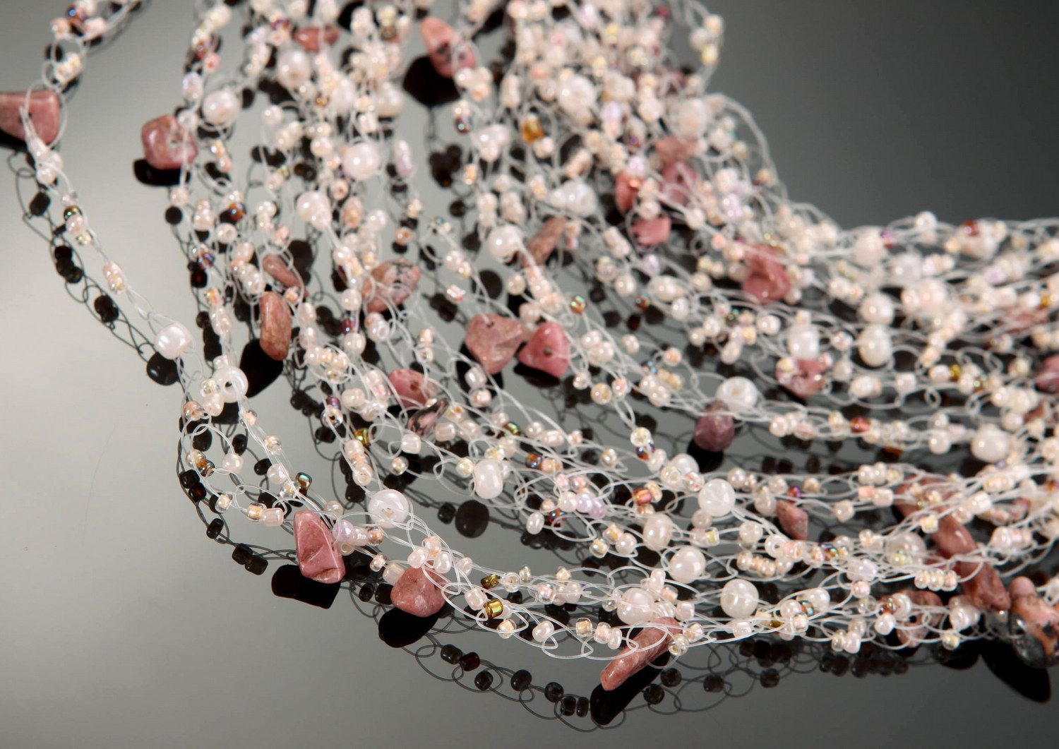 Necklace made of rhodonite fragments photo 2
