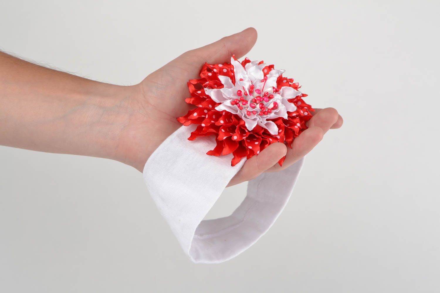 Handgemachtes rot weißes Kinder Haarband mit Blume für Mädchen  foto 2