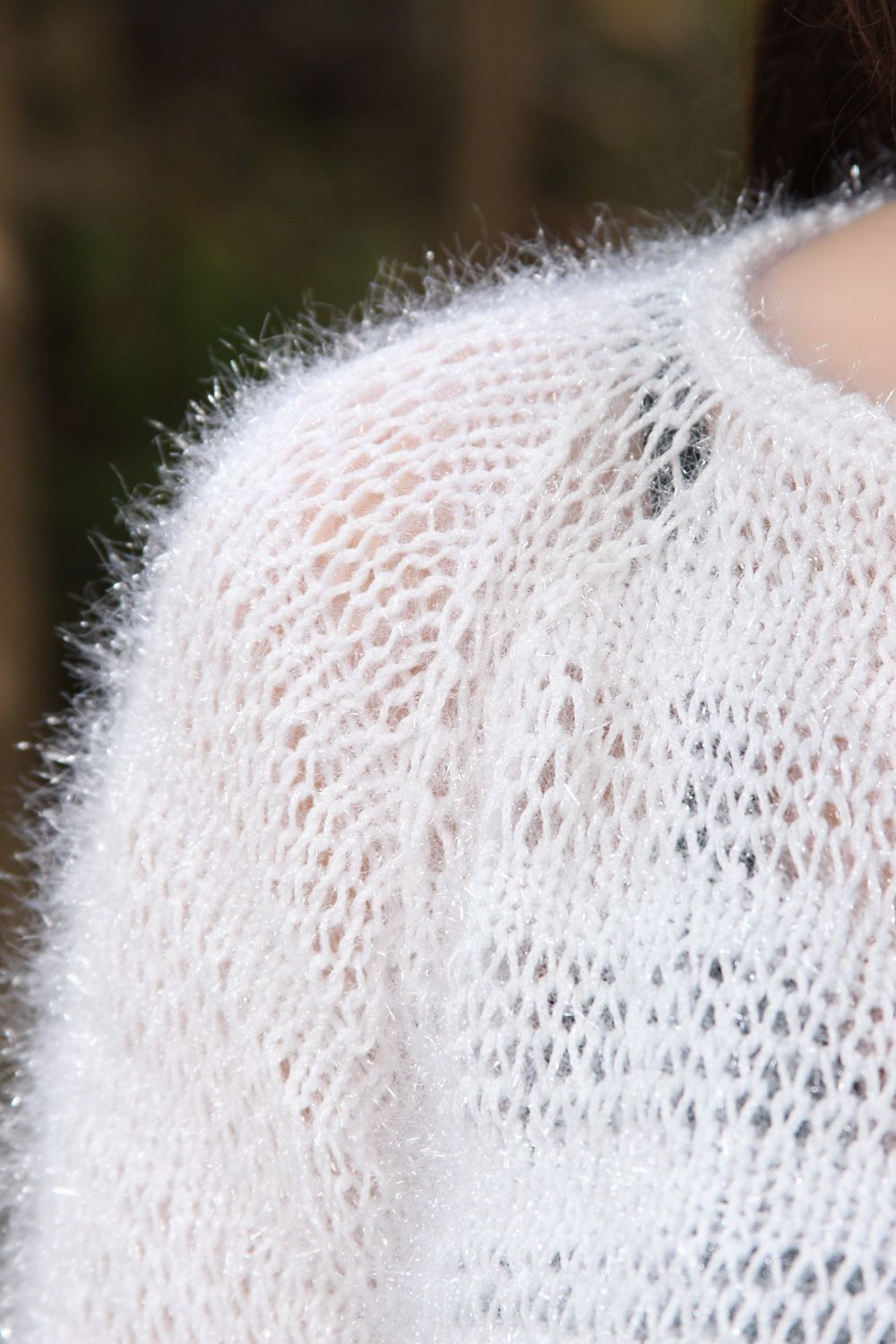 Pull tricoté fait main de fils acryliques photo 2
