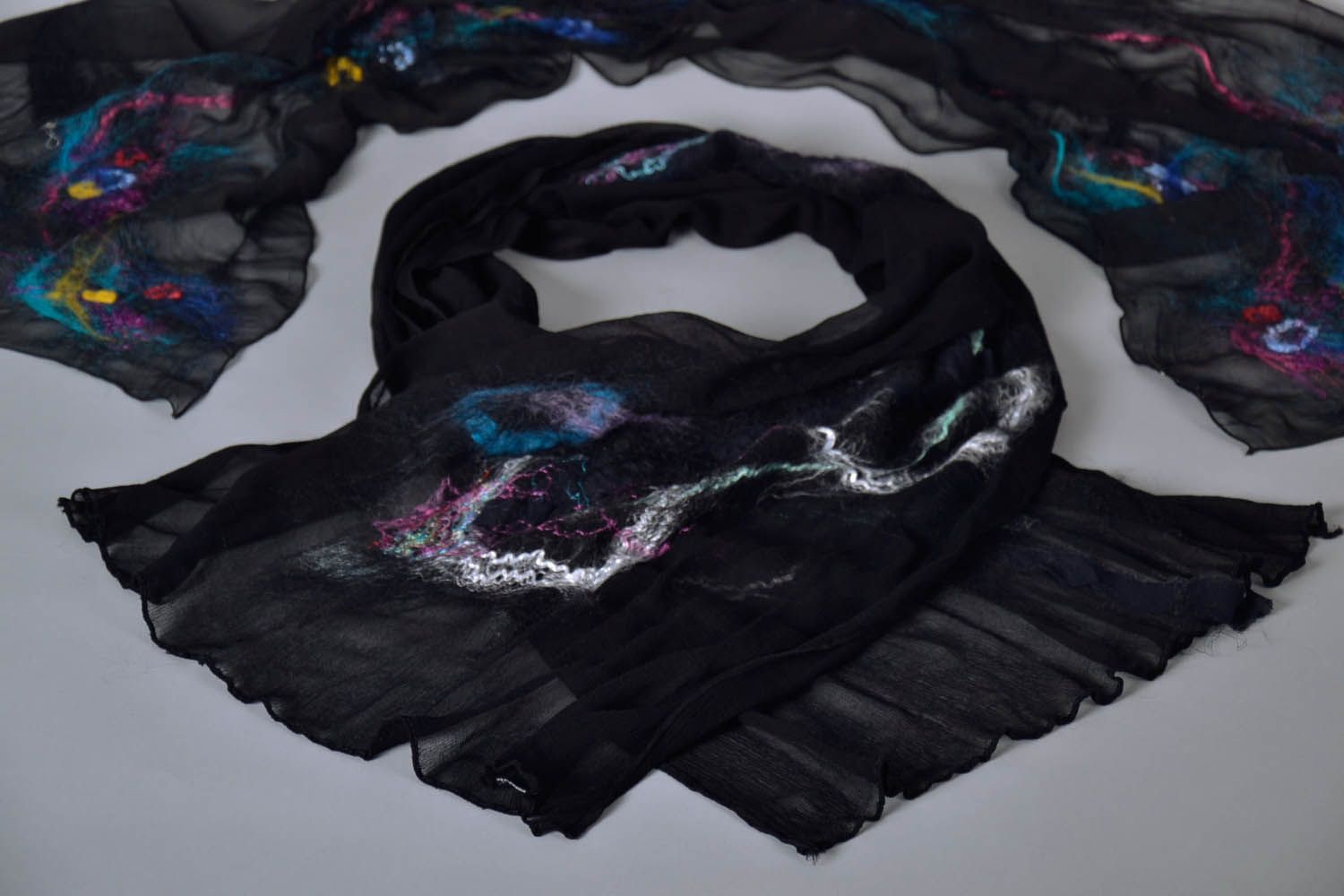 Black shawl made of wool and silk photo 1