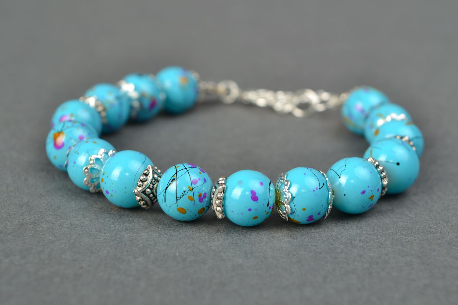 Plain handmade turquoise bead bracelet photo 3