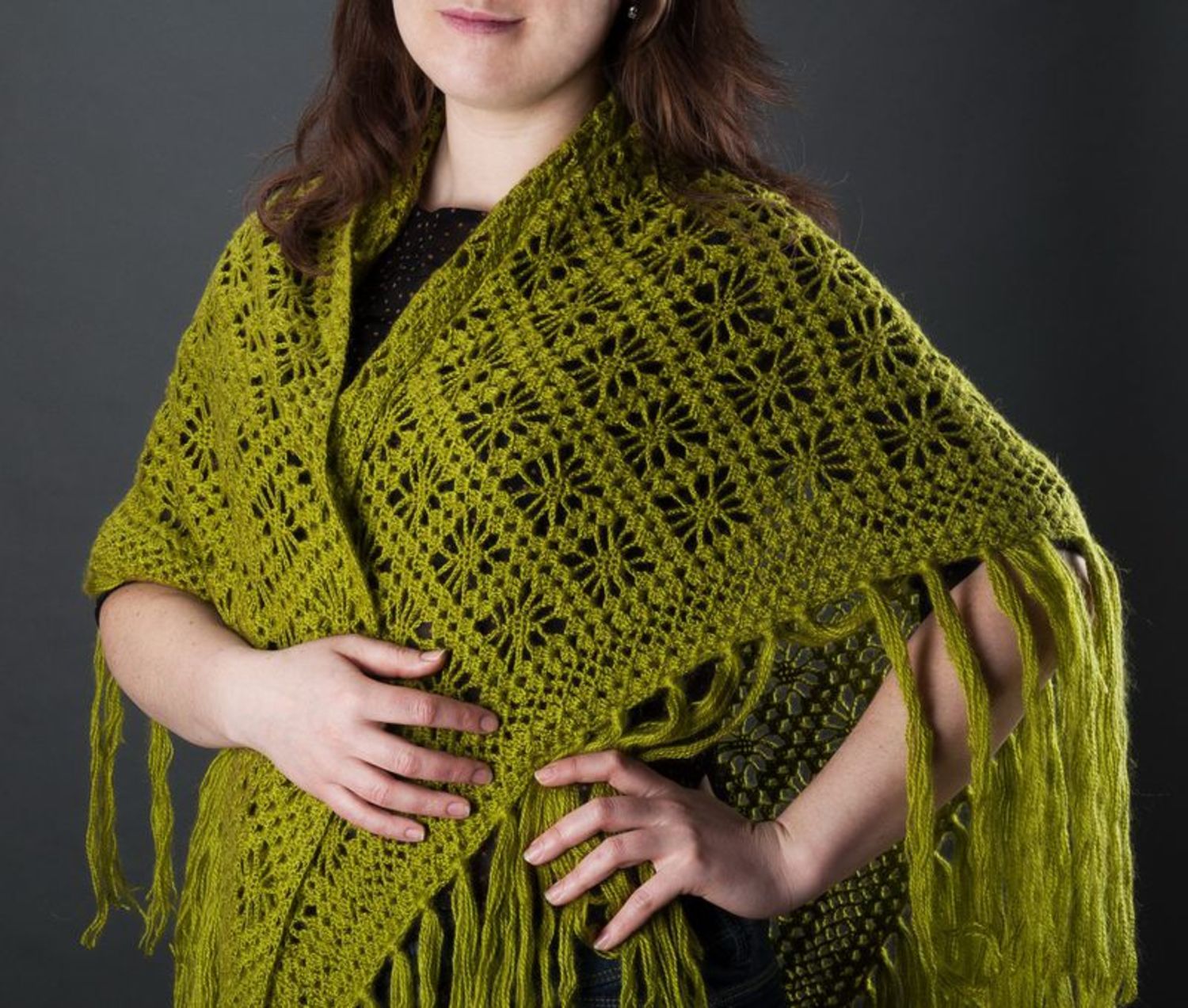 Green crochet shawl photo 3