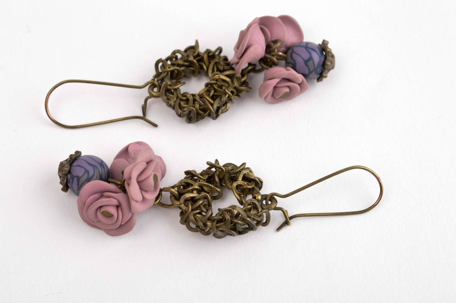 Pendientes de arcilla polimérica bisutería artesanal accesorio de moda con rosas foto 2