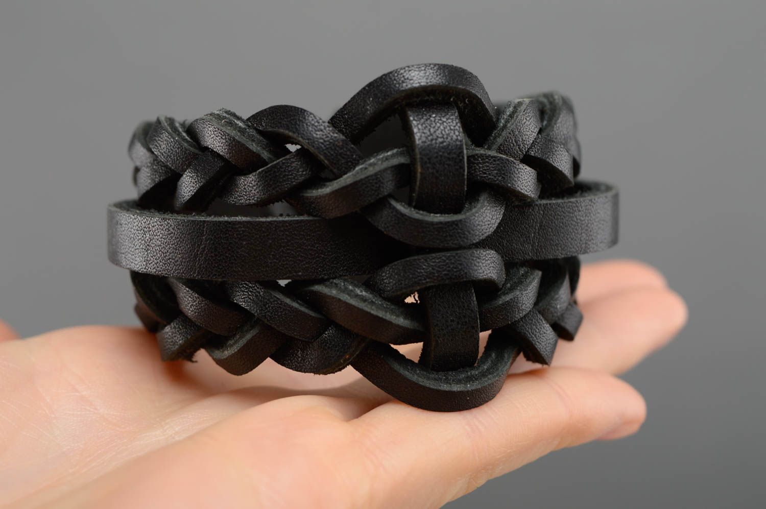Black woven leather bracelet photo 5