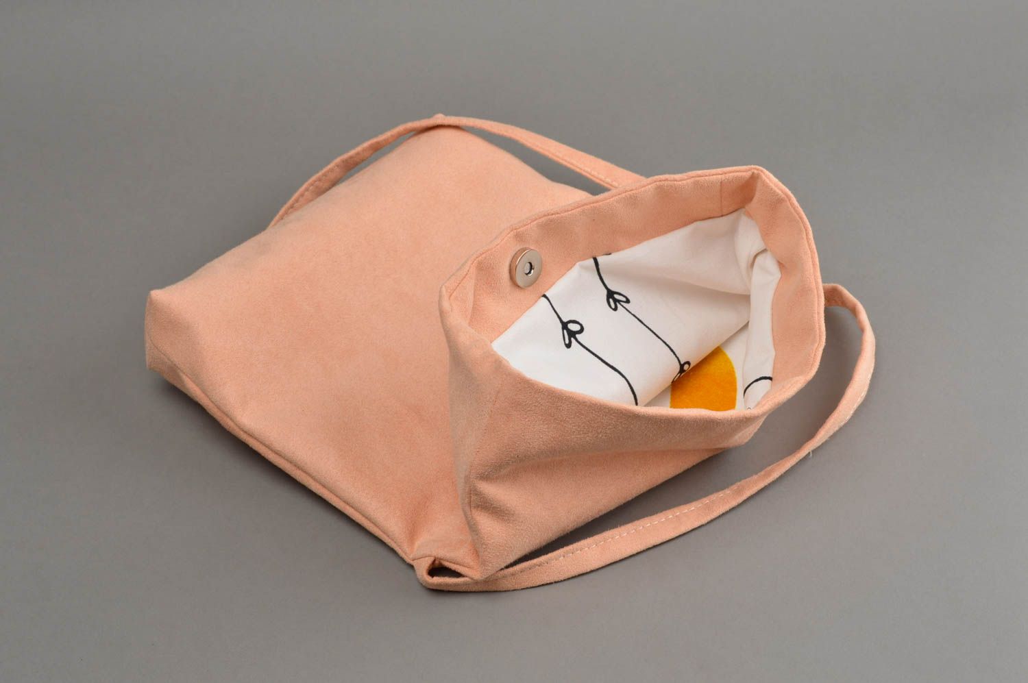 Petit sac pour femme en suède artificiel fait main pliable accessoire rose pâle photo 3