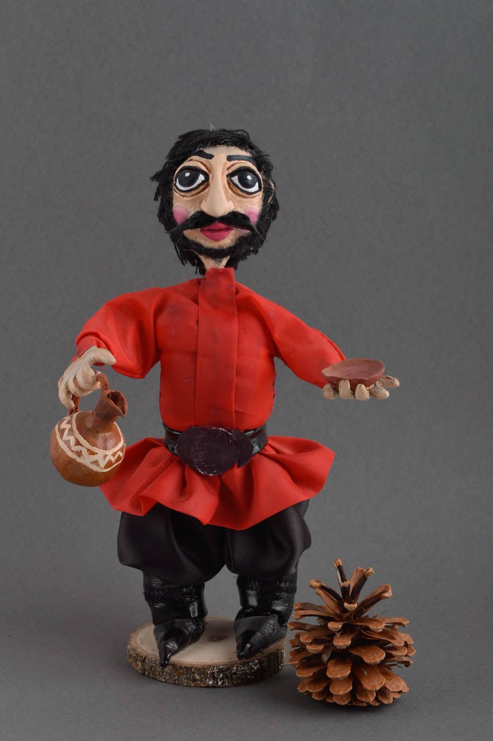 Handmade Haus Deko Designer Geschenk  Keramik Puppe Deko Spielzeug Mann mit Krug foto 1