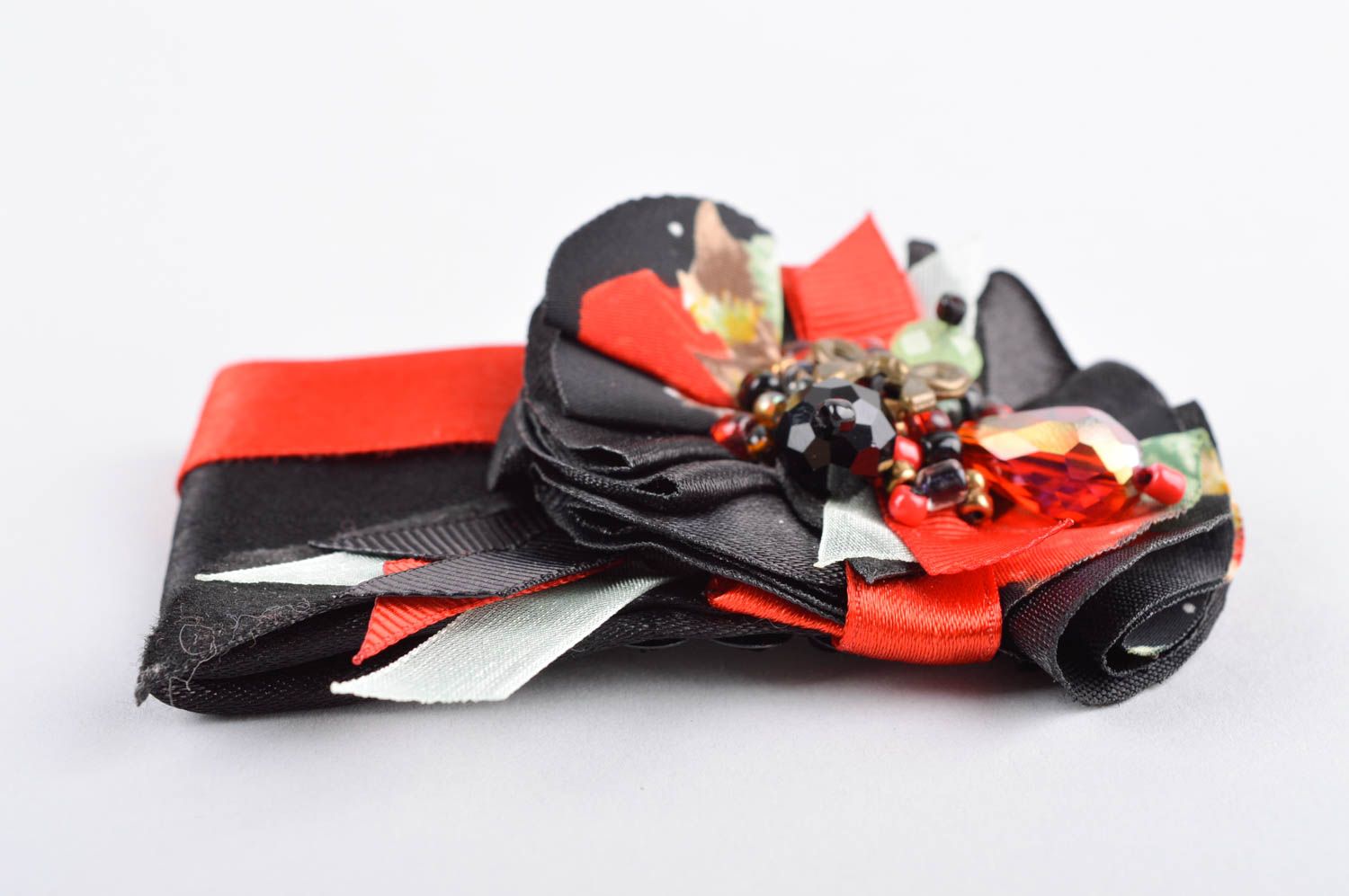 Брошь ручной работы дизайнерская бижутерия украшение из ткани черно красное фото 3