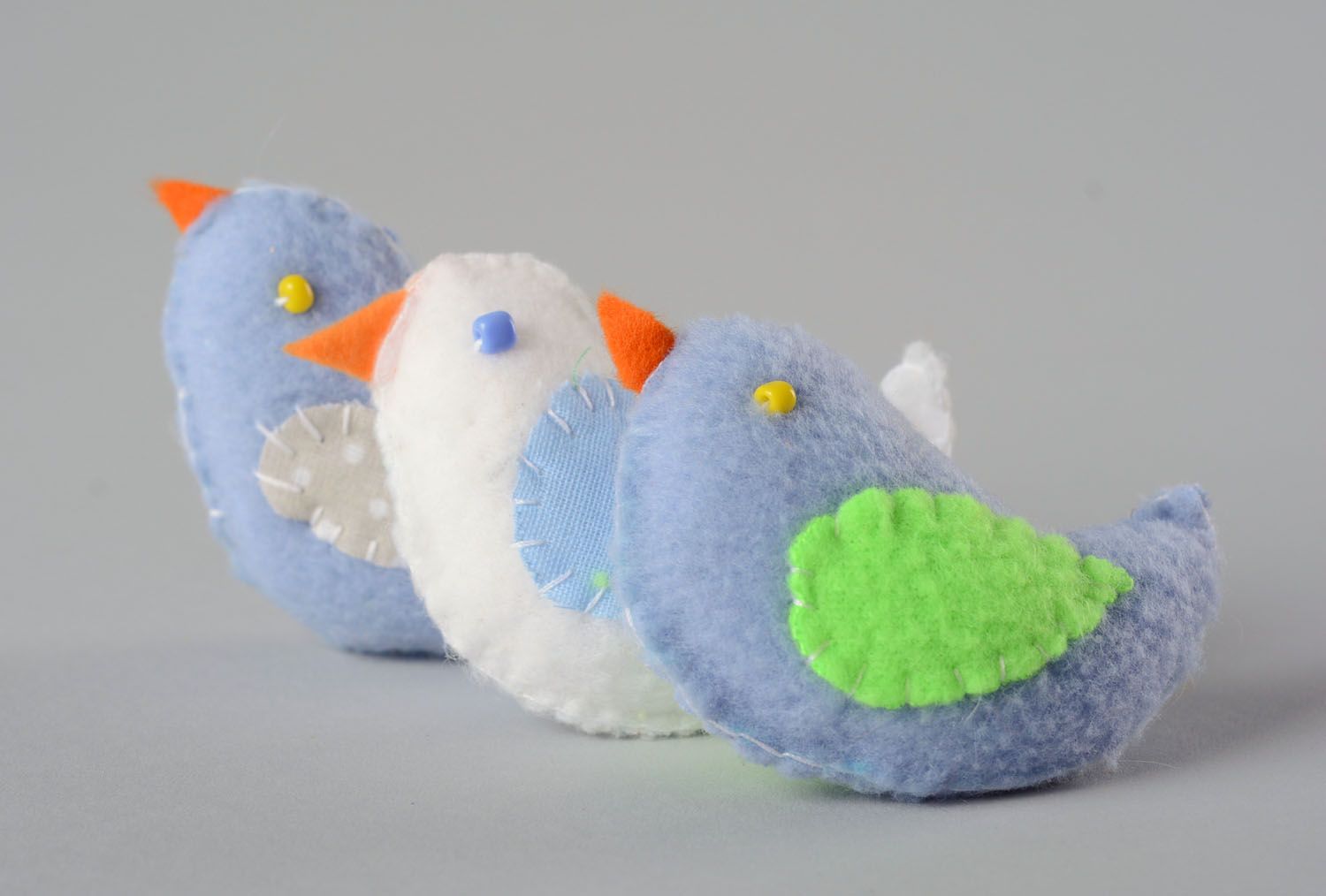 Conjunto de brinquedos macios de tecido feito à mão Pássaros  foto 1