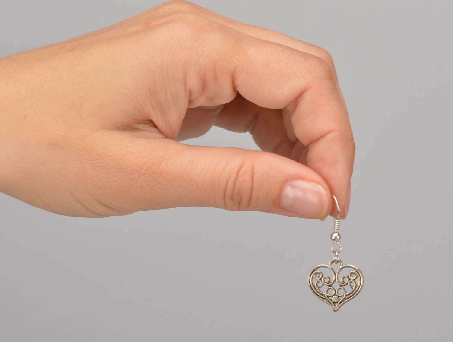 Boucles d'oreilles pendantes Bijoux fait main Cadeau pour femme cœur ajouré photo 2