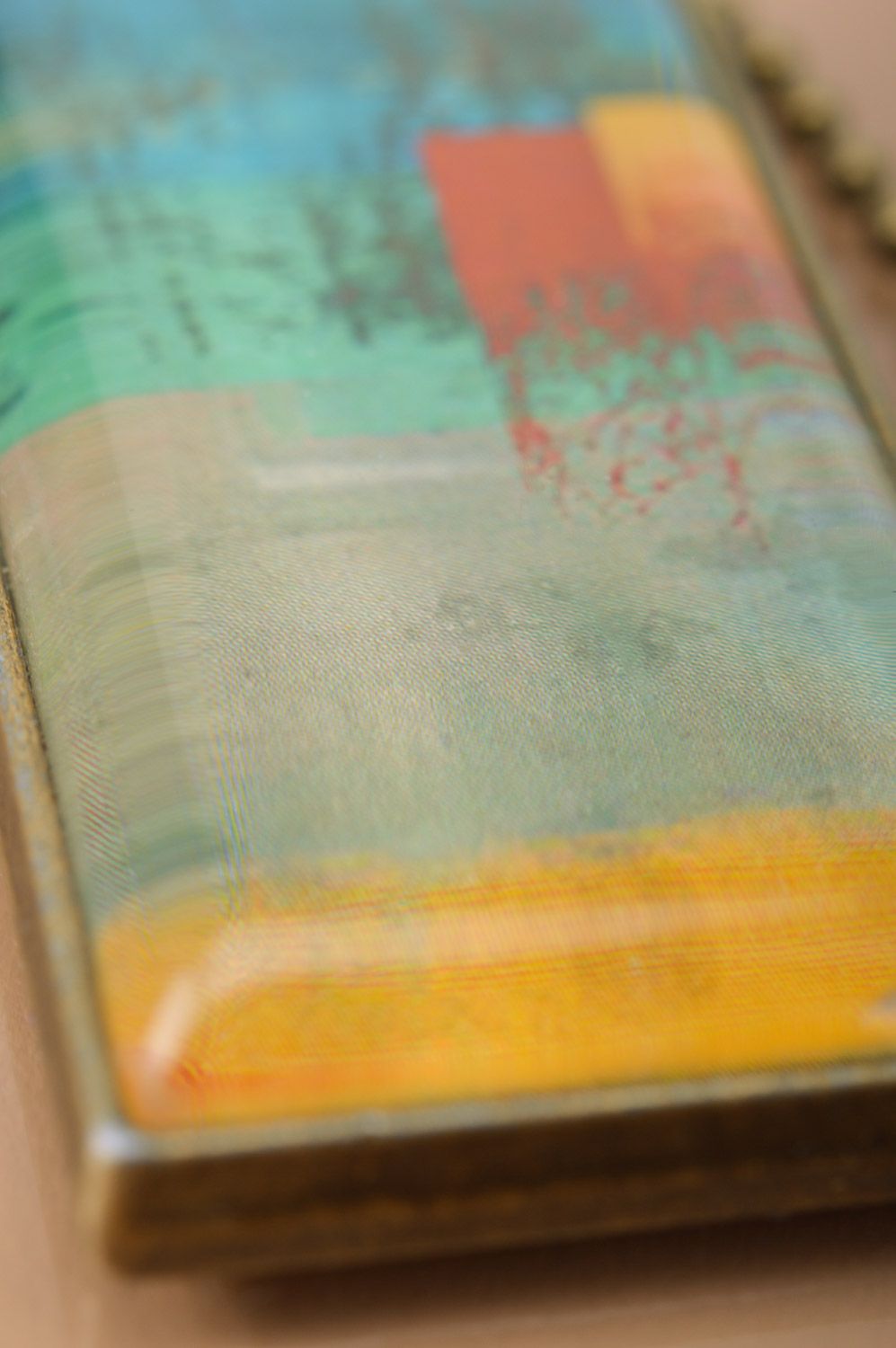 Pendentif rectangulaire avec imprimé fait main multicolore de métal sur chaîne photo 4