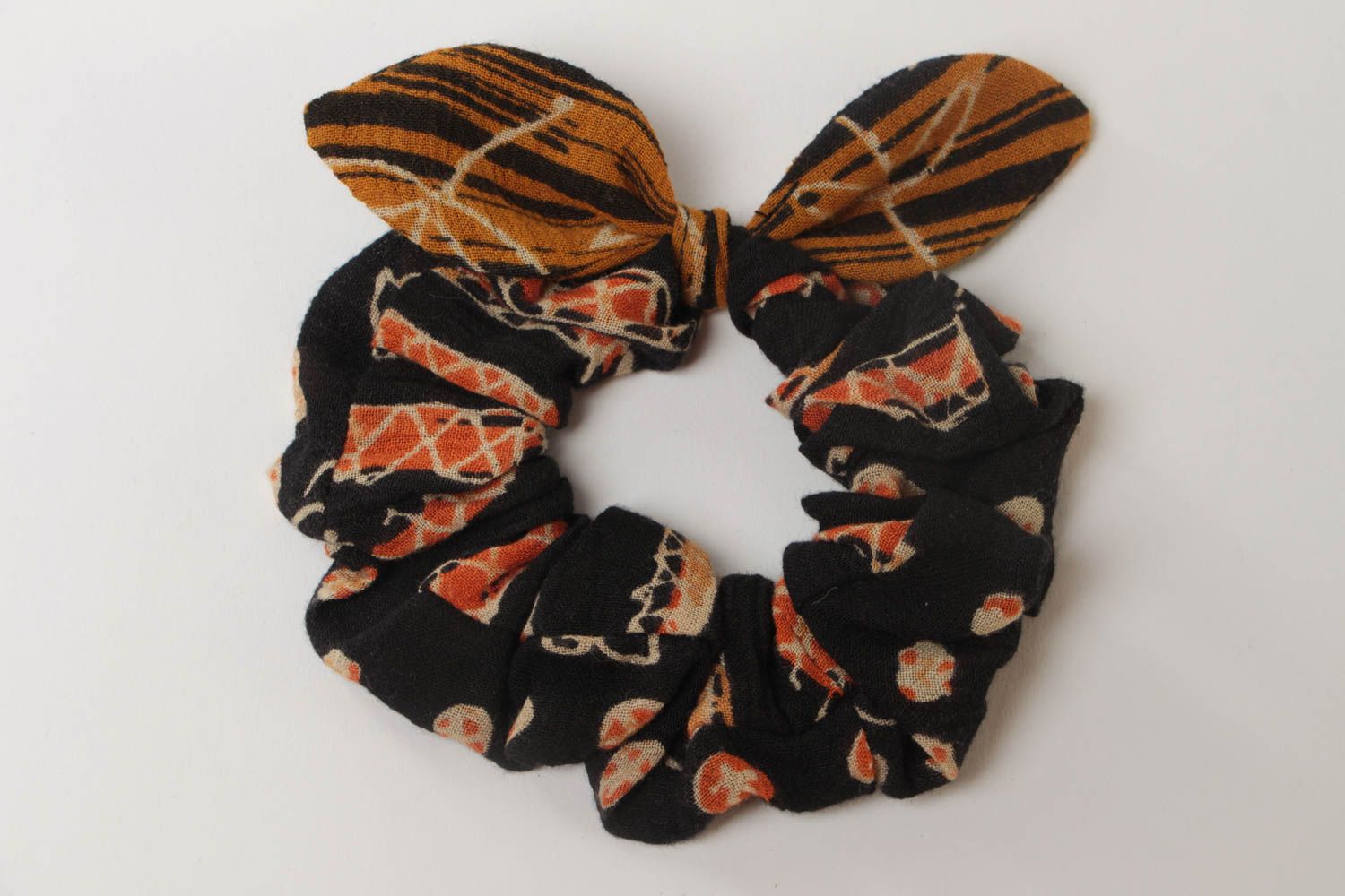 Chouchou à cheveux avec noeud en tissu noir à motif orange original fait main photo 3