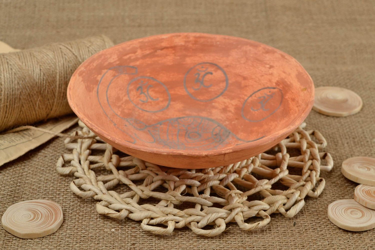 Керамическая тарелка ручной работы глиняная посуда расписная тарелка Слоник фото 1