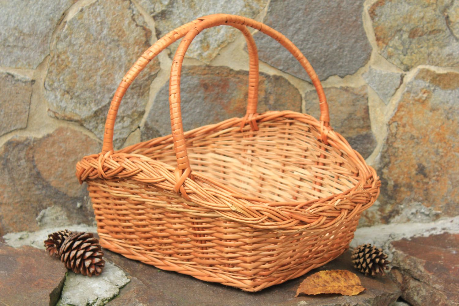 Woven basket with two handles photo 1