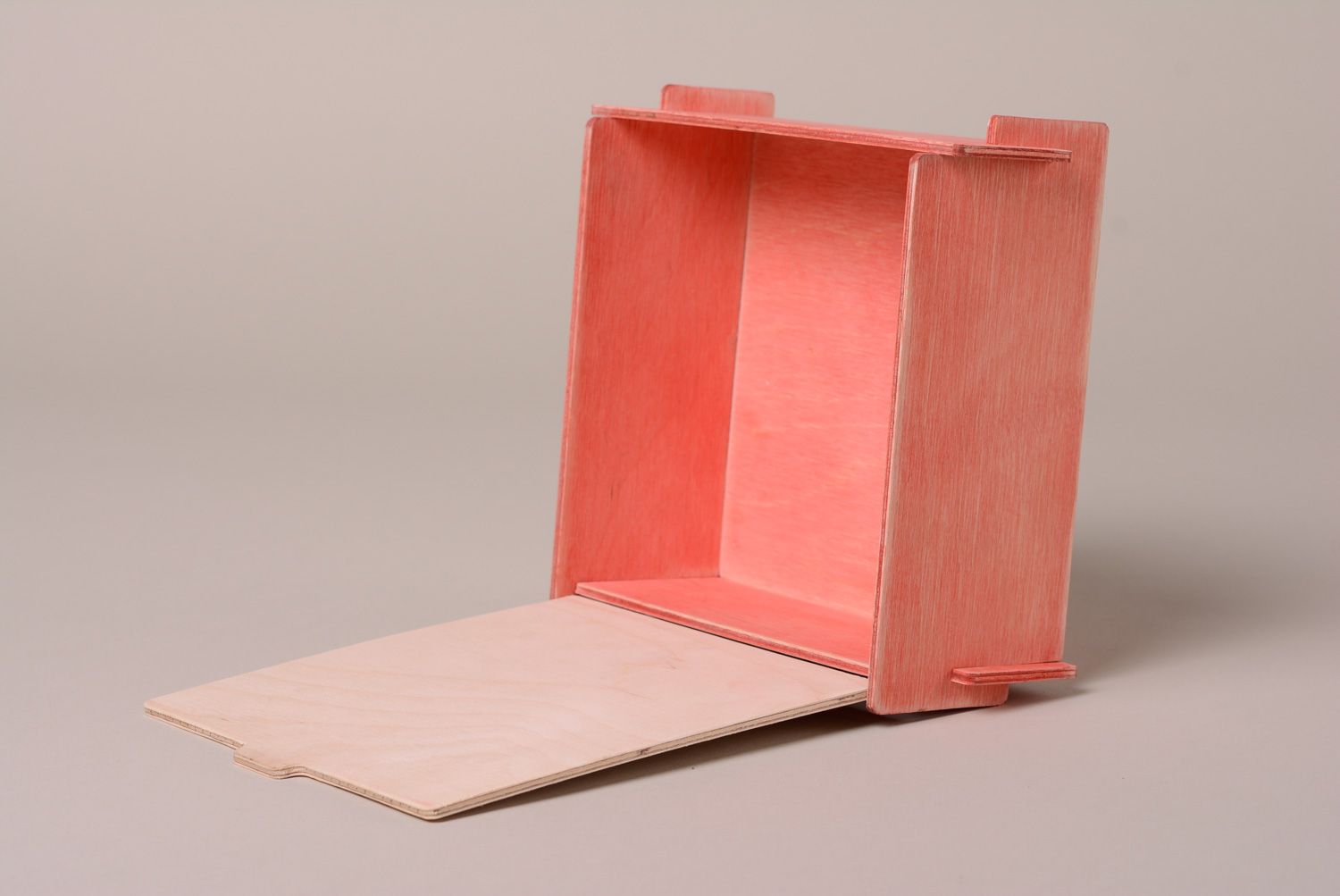 Caja para joyas rosada de madera foto 4
