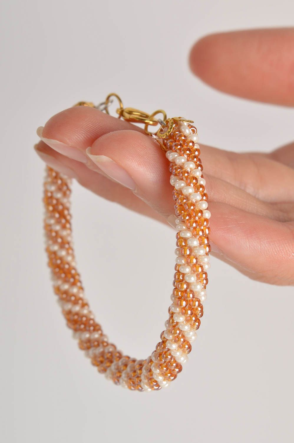 Bright elegant beige snd white beads adjustable bracelet for girls and women photo 5