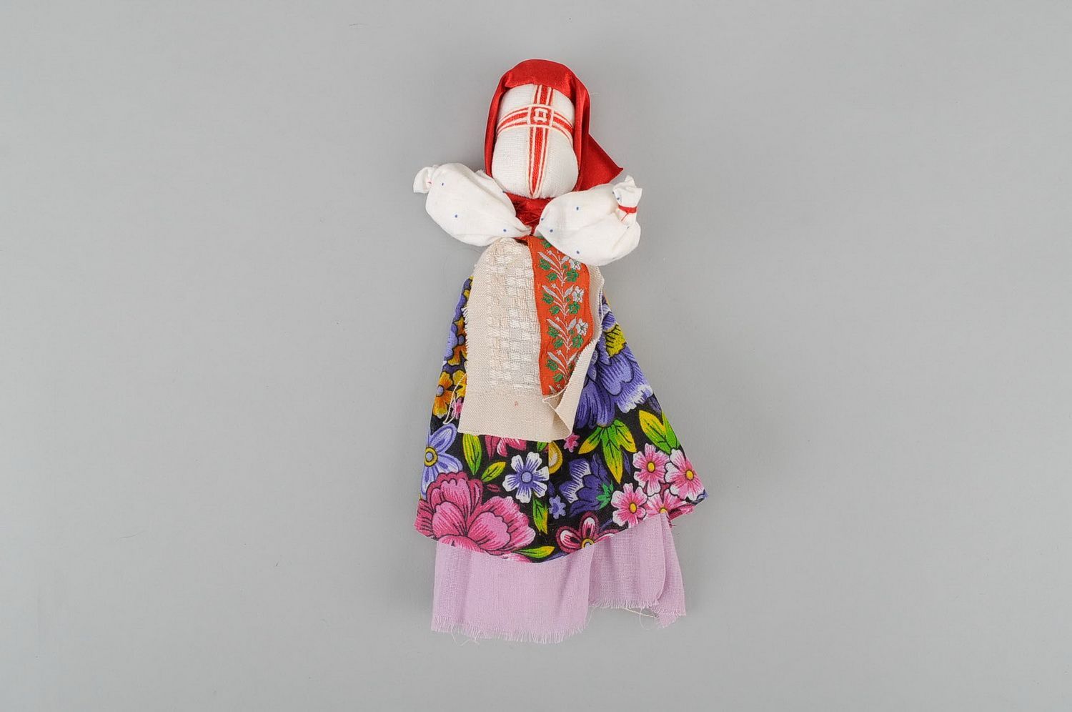 Bambola di stoffa fatta a mano amuleto talismano giocattolo slavo etnico foto 3
