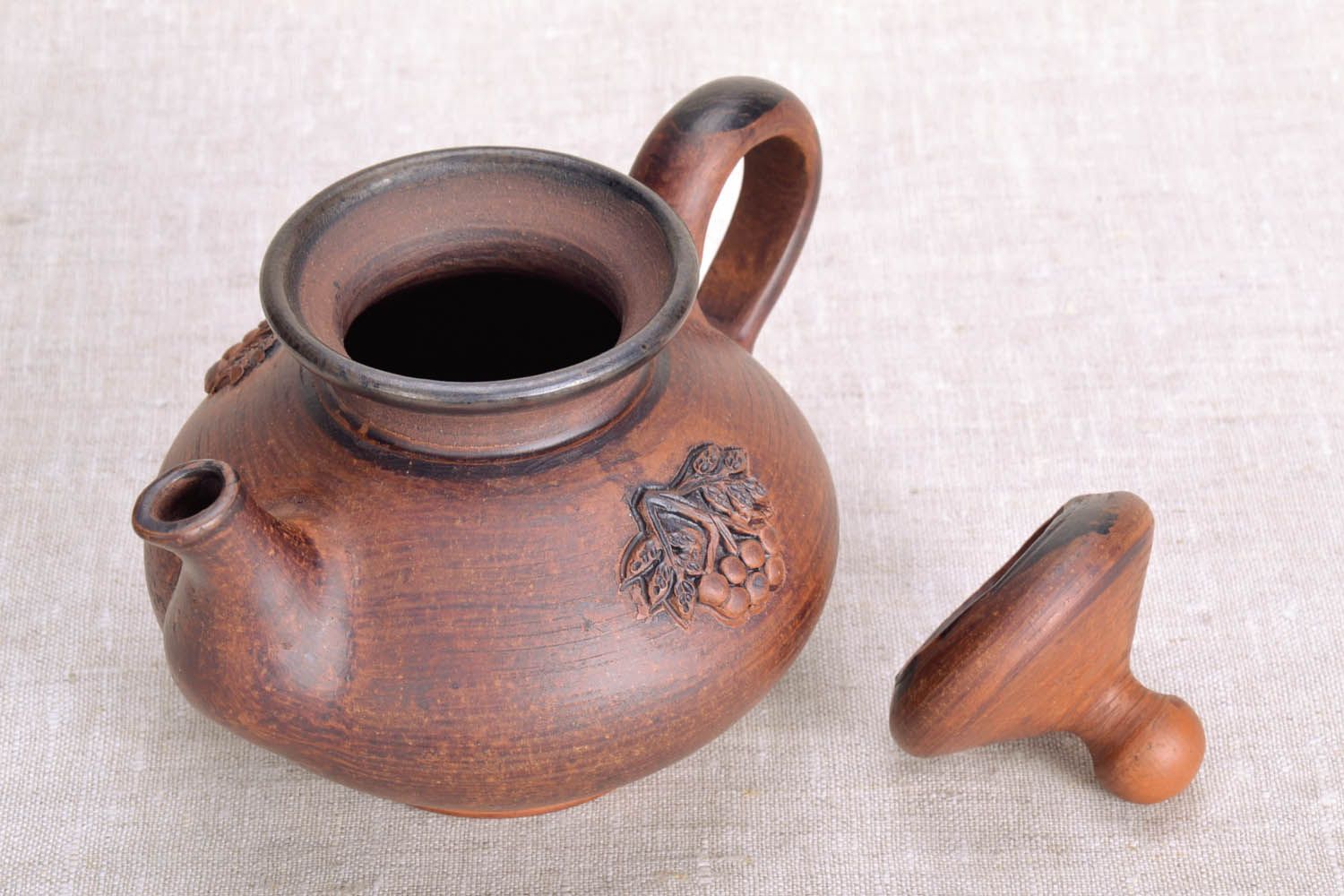 Small clay tea pot  photo 3