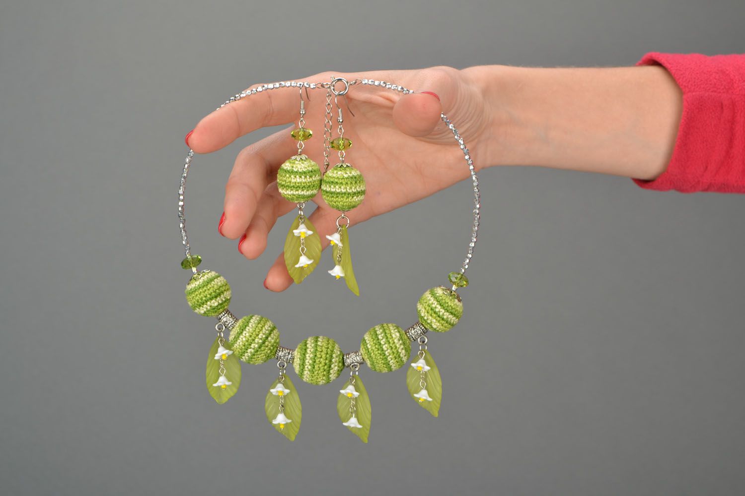 Green crochet necklace and earrings photo 2