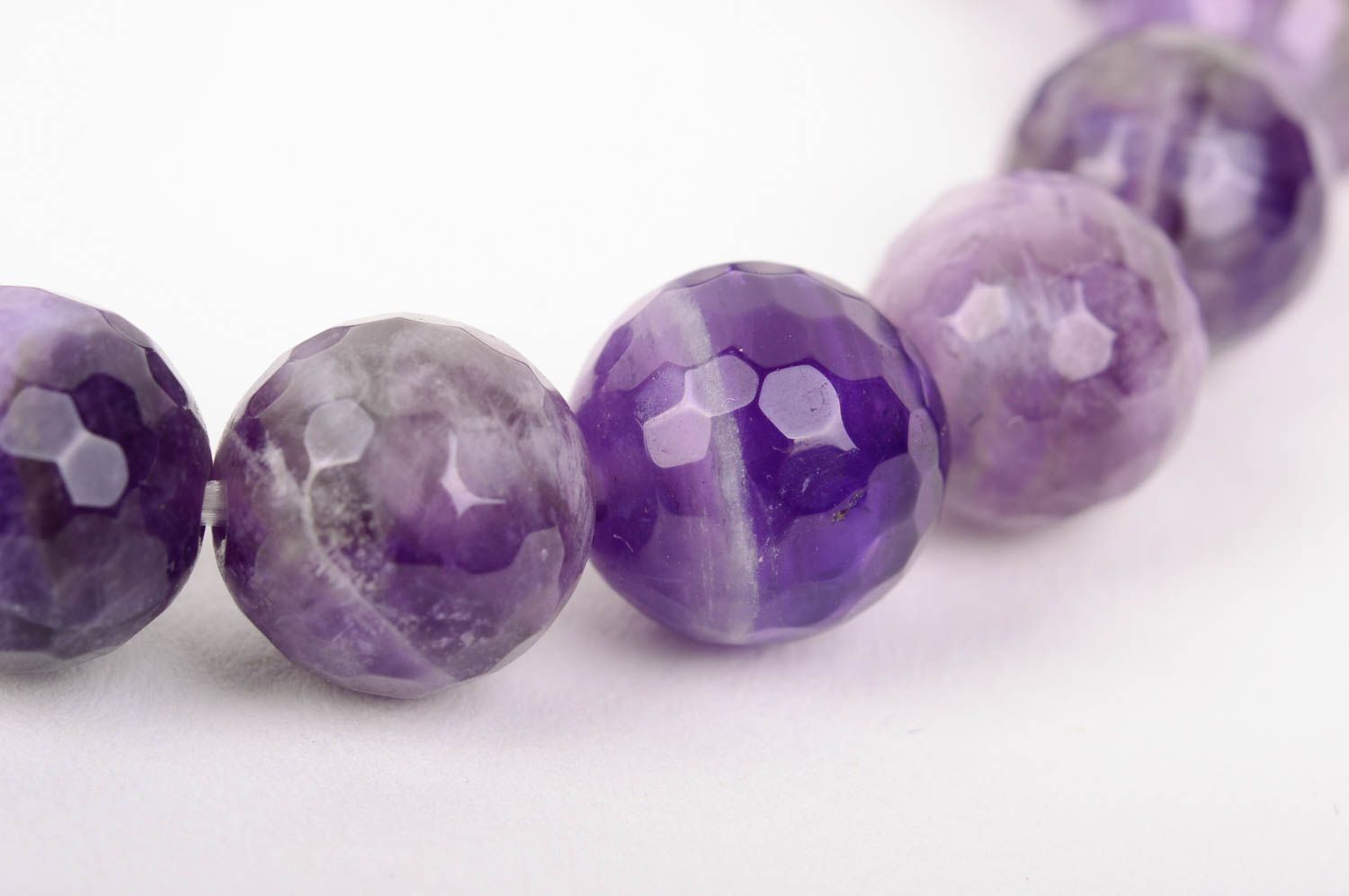 Фиолетовый браслет из натуральных камней ручной работы стильный для девушек фото 5
