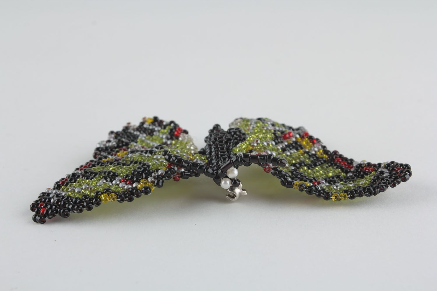 Broche papillon en perles de rocaille faite main  photo 3