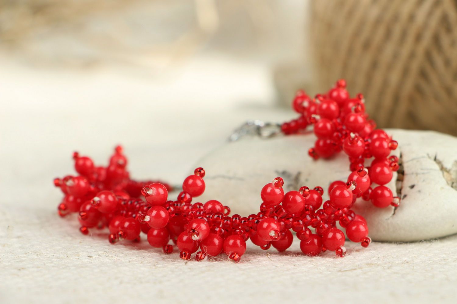 Bracelet with coral and beads photo 4