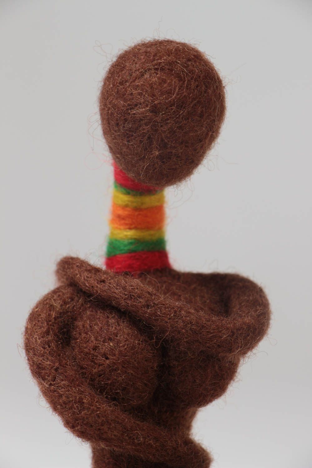 Figura de fieltro seco decorativa artesanal pequeña figurita de africana foto 3