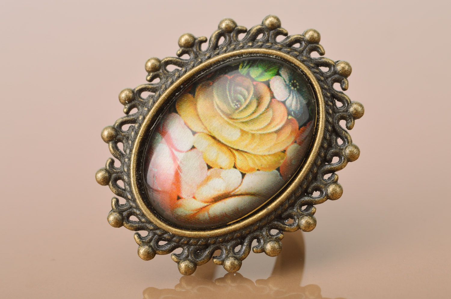 Handmade Ring aus Metall schön für Frauen mit Blumenmuster ajour  foto 1