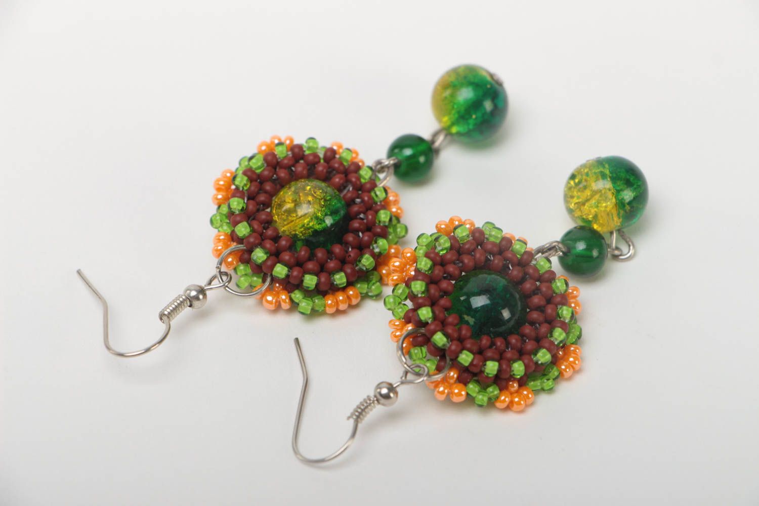 Boucles d'oreilles en perles de rocaille et perles fantaisie faites main vertes photo 4