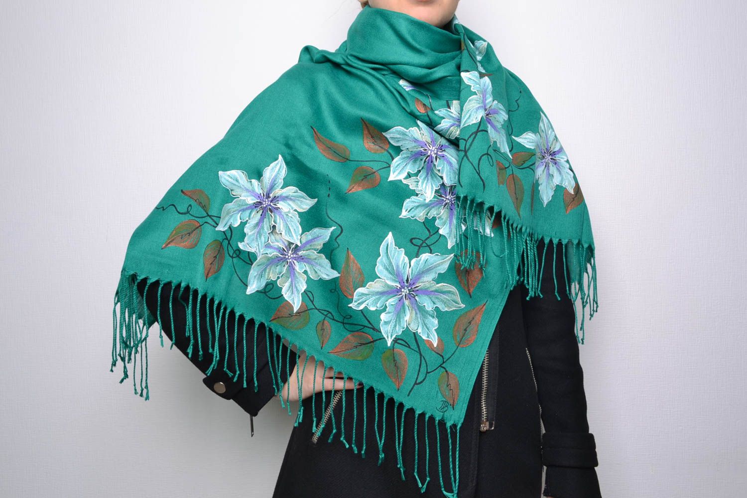 Pañuelo para el cuello de mujer hecho a mano de cachemir verde con pintura largo foto 1
