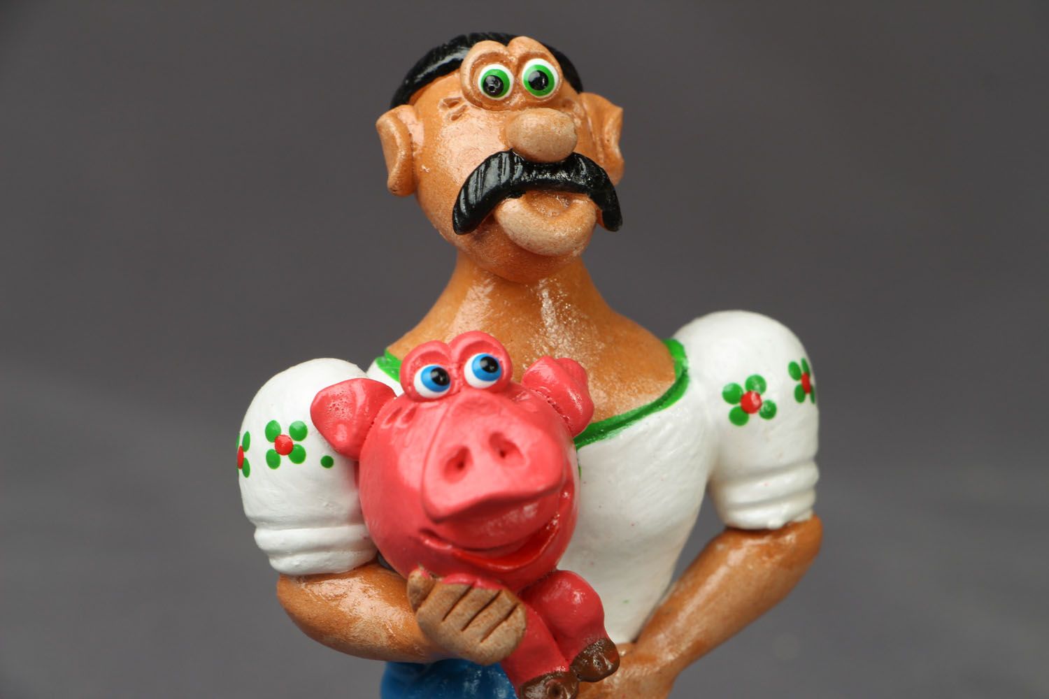 Statuette en céramique faite main originale Cosaque avec un cochon photo 2