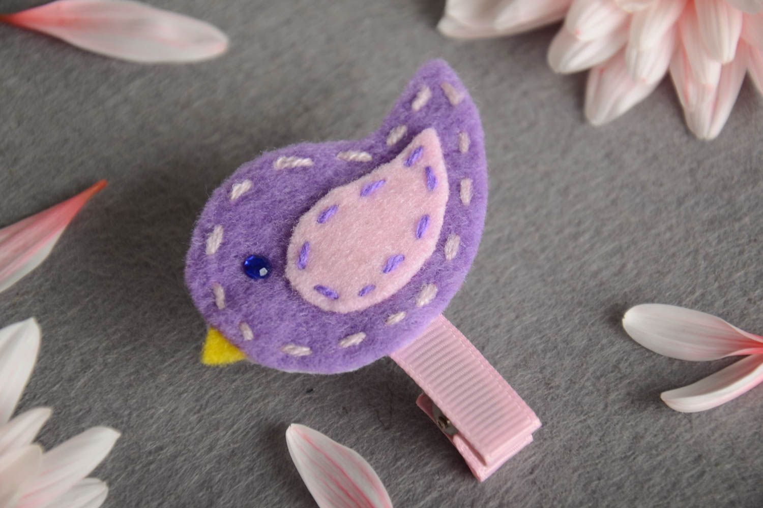 Fermaglio capelli da bambina fatto a mano accessorio con uccello violetto foto 1